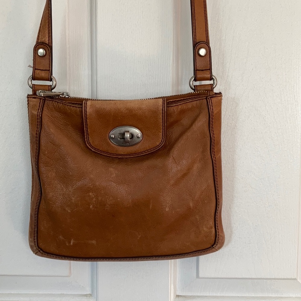 🎉HP🎉 Fossil brown leather crossbody bag